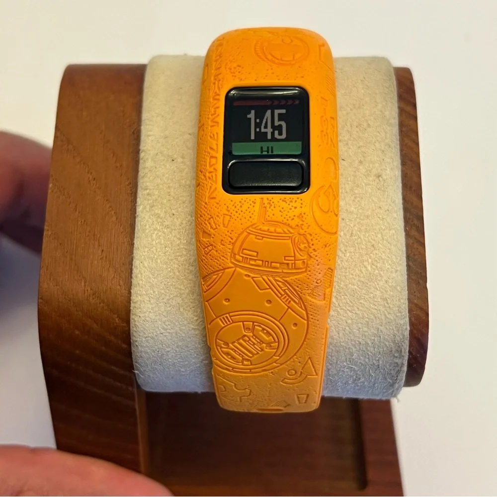Garmin‎ Vivofit Jr.2 (wall-e theme, new batteries, kids smart watch)